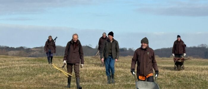 Vrijwilligers gaan aan de slag op het Leeuwerikveld